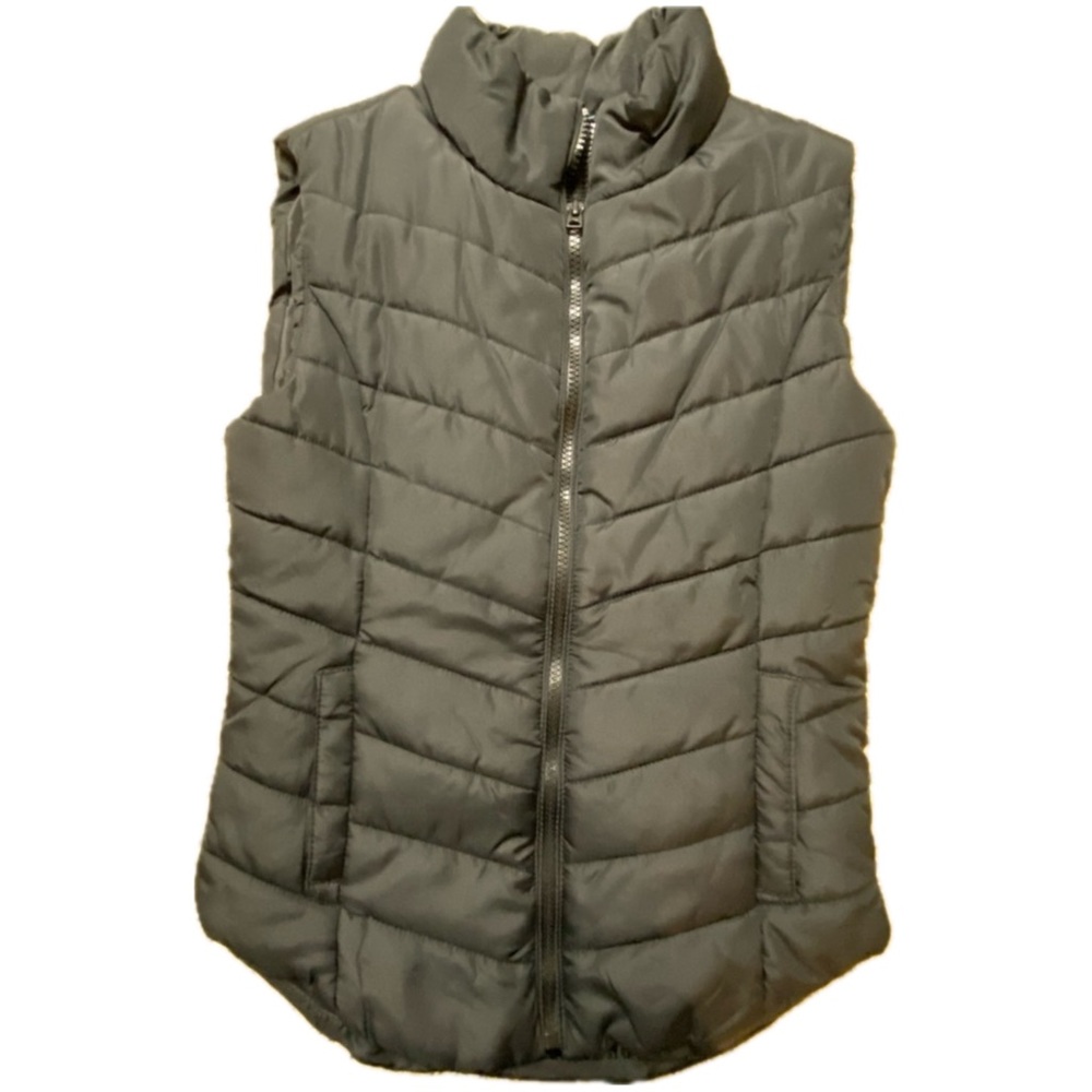 Aeropostale Quilted Vest *Smoke free and pet free home